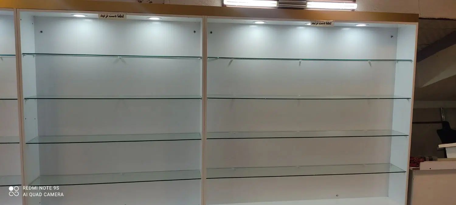 ۳ عدد قفسه مناسب لوازم آرایشی ،عینک و عطر فروشی|کتابخانه، شلف، قفسه‌های دیواری|اراک, |دیوار