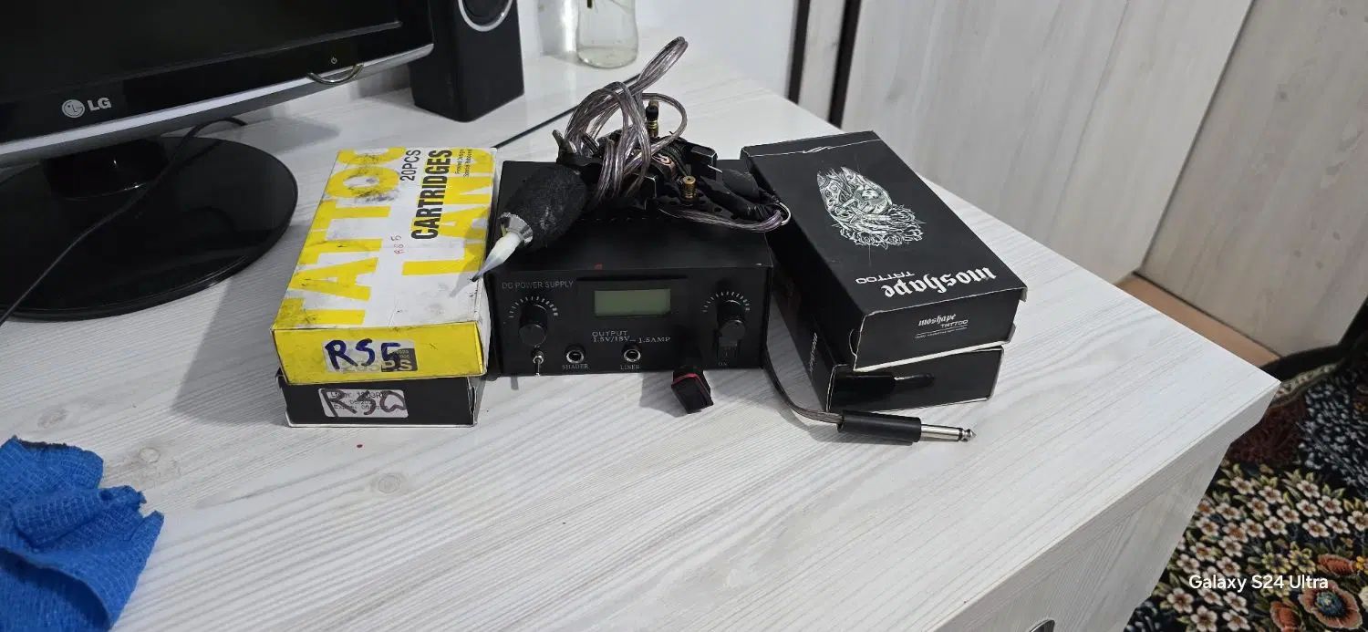 یک عدد دستگاه تتو گان و ترانس حرفه ای و سوزن|آرایشی، بهداشتی، درمانی|کنگاور, |دیوار