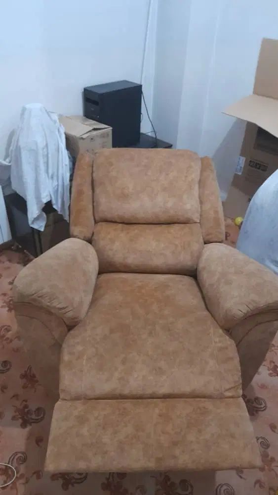 صندلی مبلی راحتی مکانیزه جهت استراحت بیمار|آرایشی، بهداشتی، درمانی|اصفهان, خواجو|دیوار