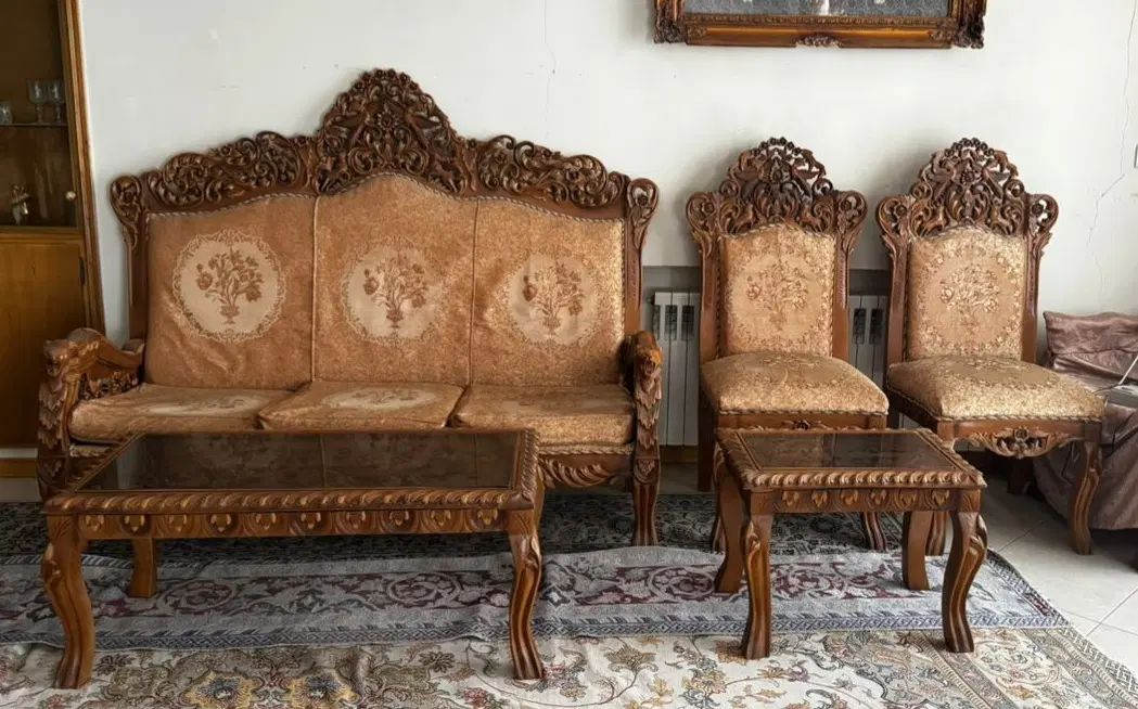 سرویس مبل سلطنتی بهمراه سرویس ناهار|مبلمان خانگی و میز عسلی|اصفهان, خواجو|دیوار