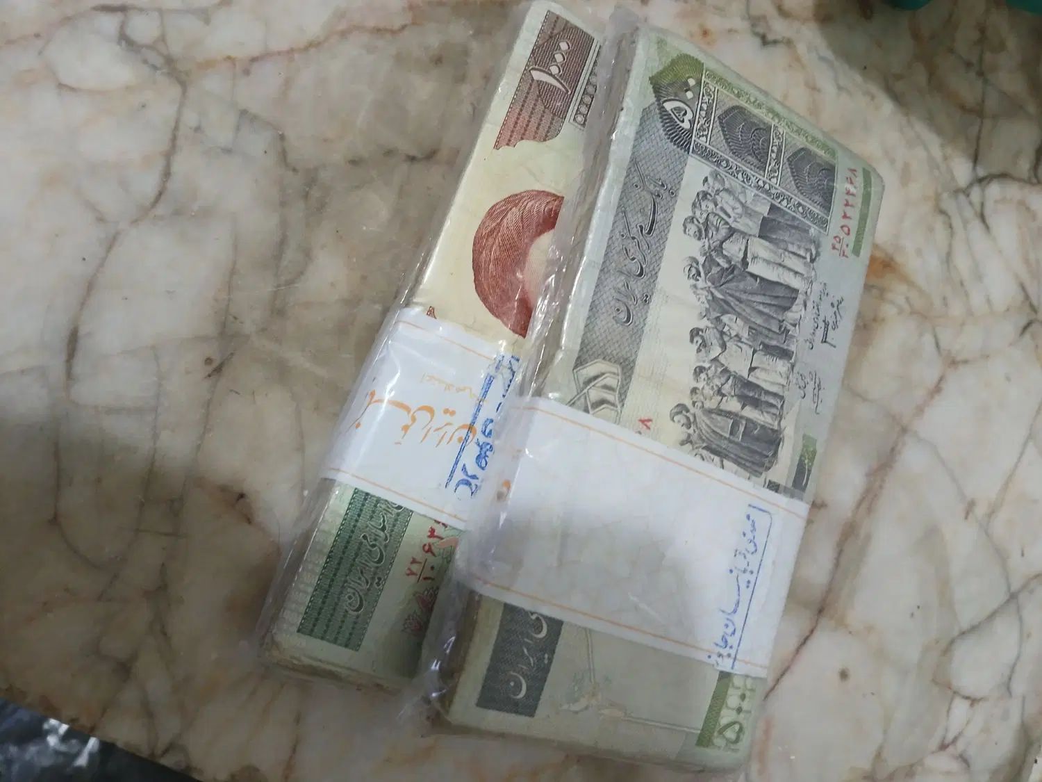 اسکناس‌ کارکرده صدتومنی سکه دلار|کلکسیون سکه، تمبر، اسکناس|مشهد, مصلی (کارمندان اول)|دیوار