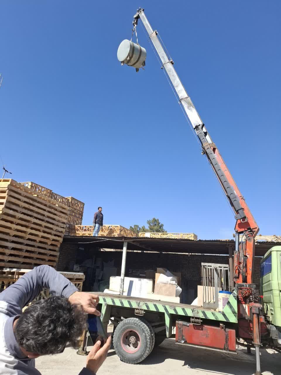 جرثقیل پنجه طلا (خاور ۱۸ متری ) همه جا همه وقت|خدمات حمل و نقل|اصفهان, برازنده|دیوار