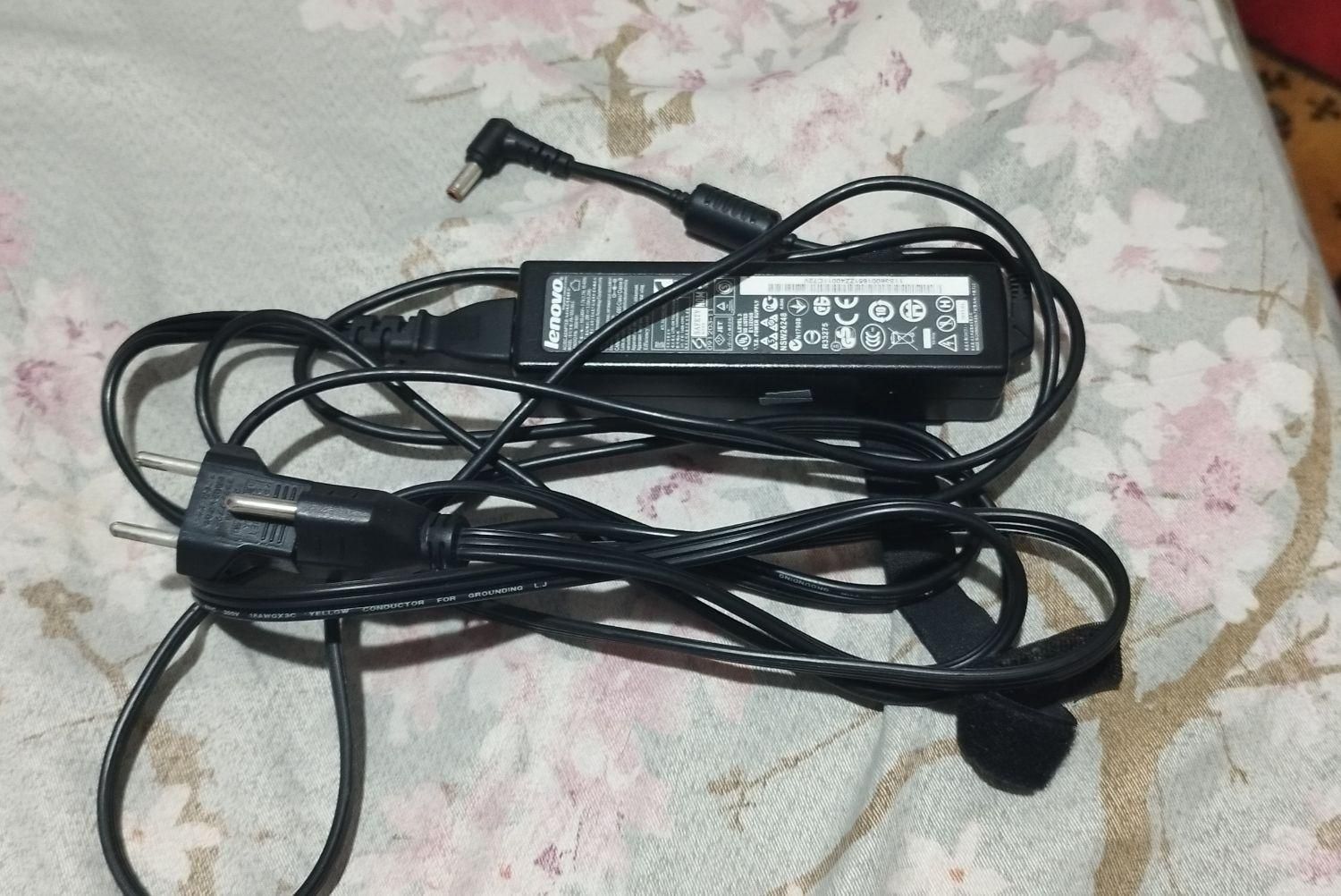 شارژر لبتاب لنوا و رم ۴ گیگ ddr3|قطعات و لوازم جانبی رایانه|تهران, آرژانتین|دیوار