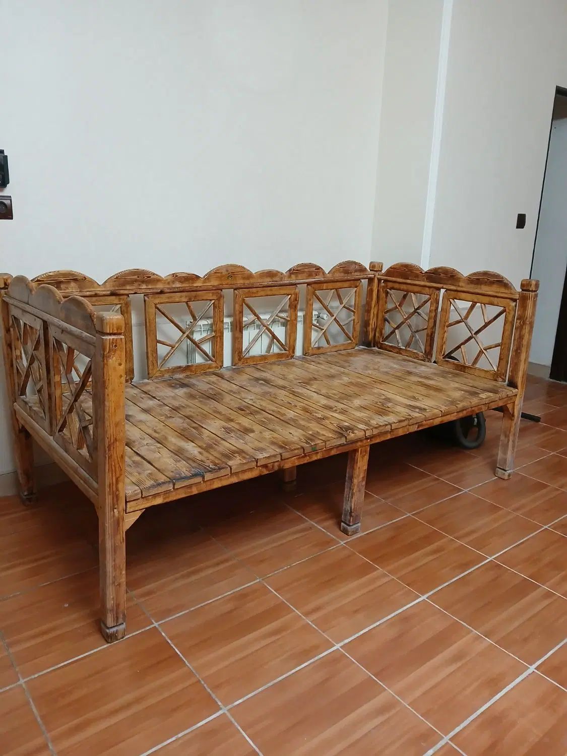 تخت سنتی تمام نراد|مبلمان خانگی و میز عسلی|رشت, حافظ آباد|دیوار