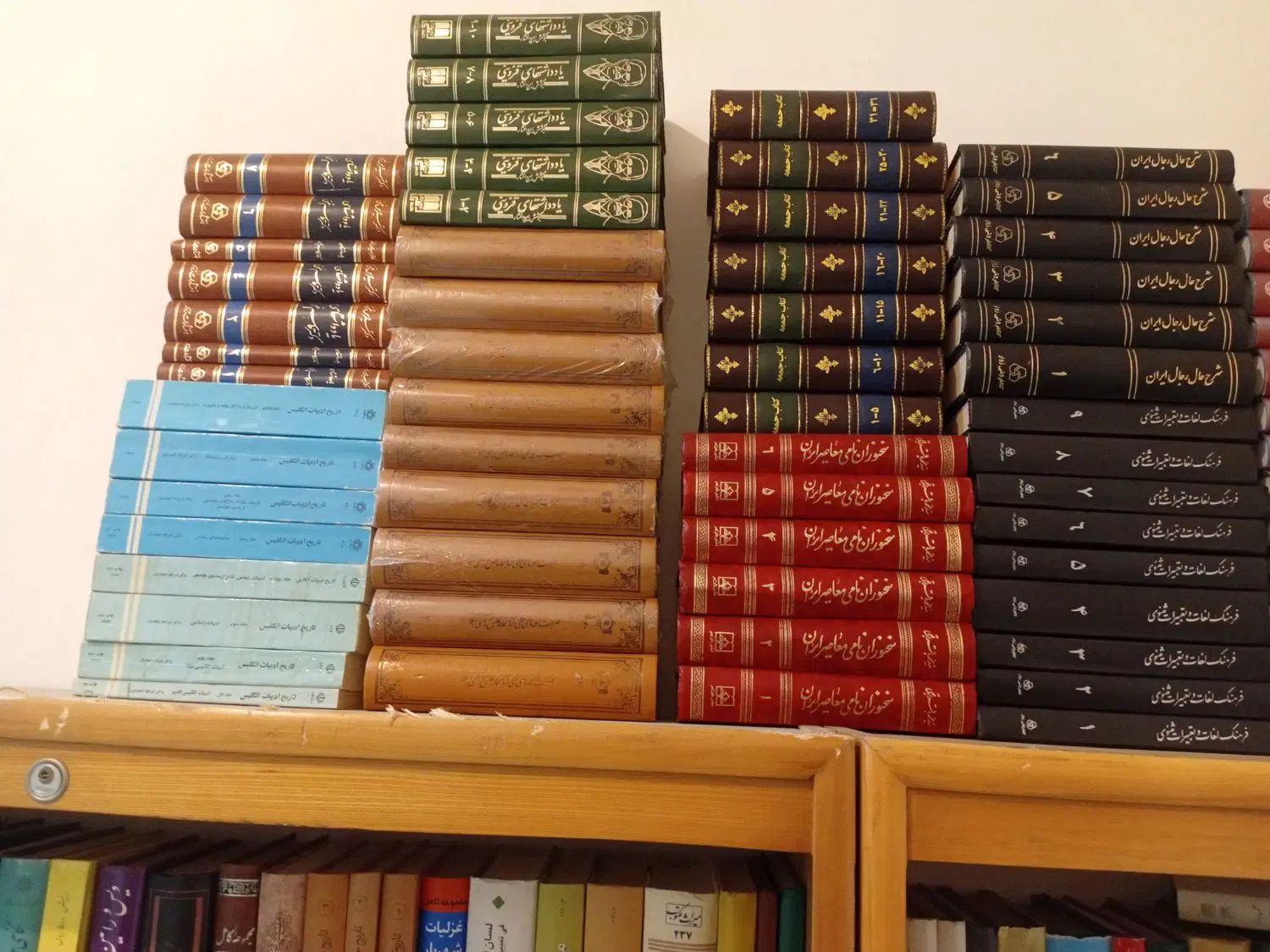 فروش 800جلد کتاب رمان شعر تاریخ ادبی|کتاب و مجله تاریخی|تهران, فلسطین (میدان انقلاب)|دیوار