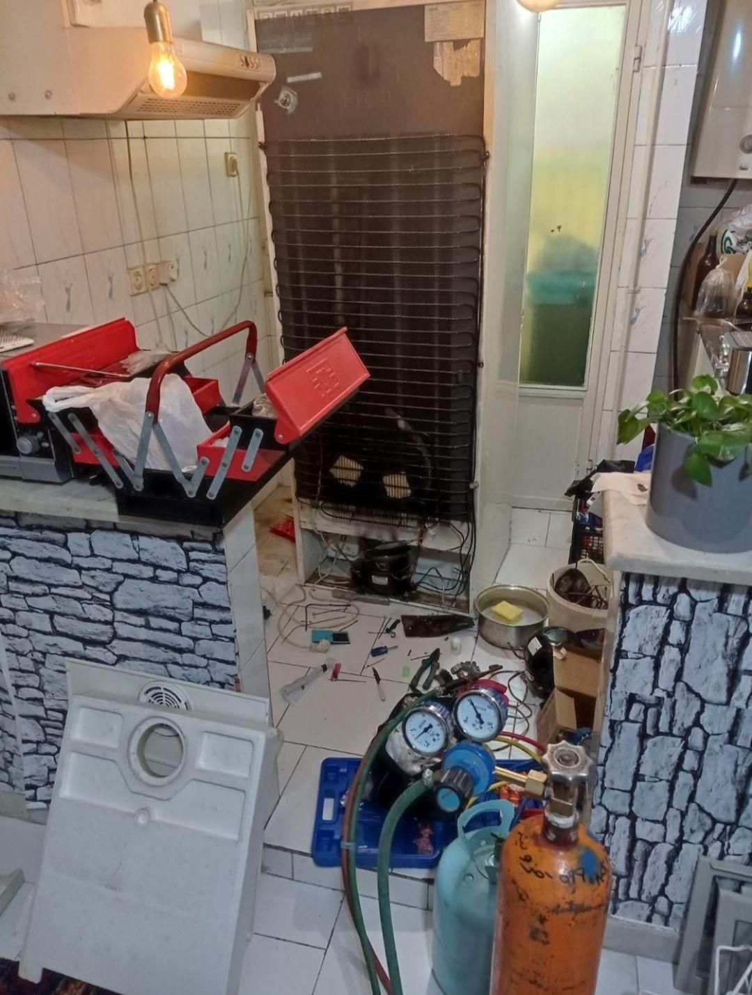 تعمیر یخچال های بروز و قدیمی|خدمات پیشه و مهارت|زنجان, |دیوار