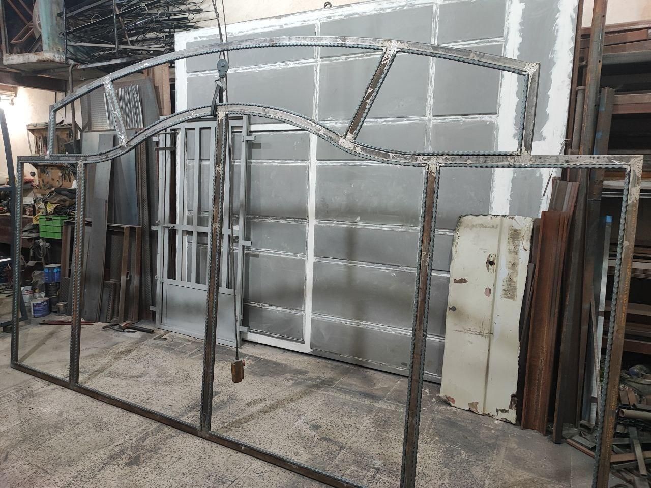 کارگاه تولیدی جوشکاری آهنگری شاهکار با کیفیتی برتر|خدمات پیشه و مهارت|یزد, |دیوار