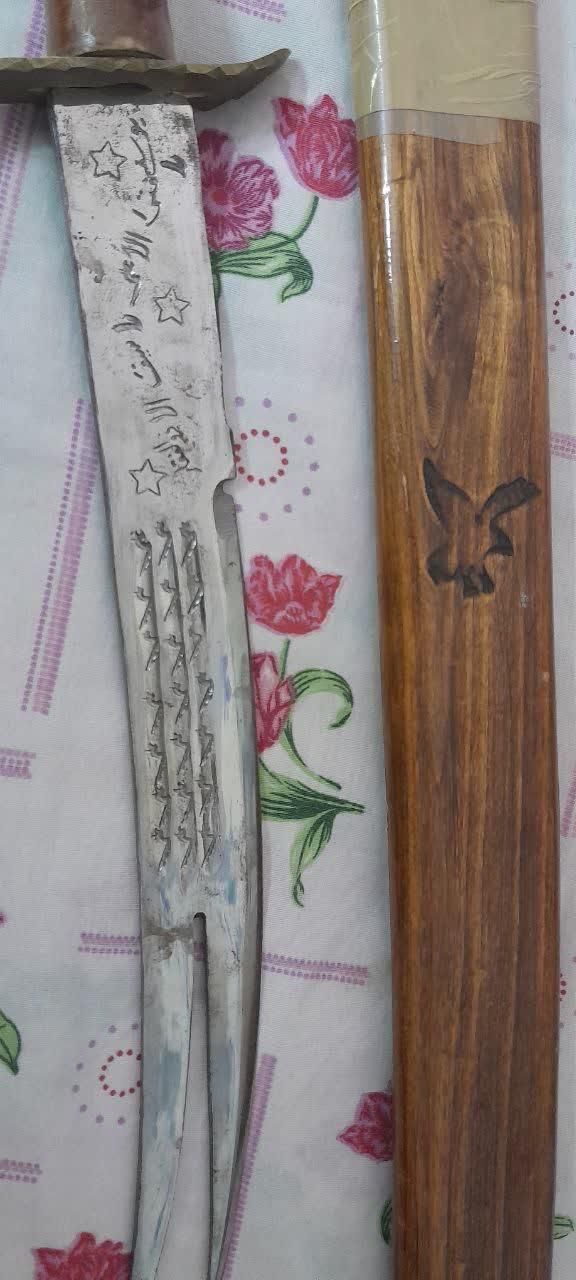 شمشیرتزیینی|کلکسیون اشیاء عتیقه|اصفهان, بهارستان|دیوار