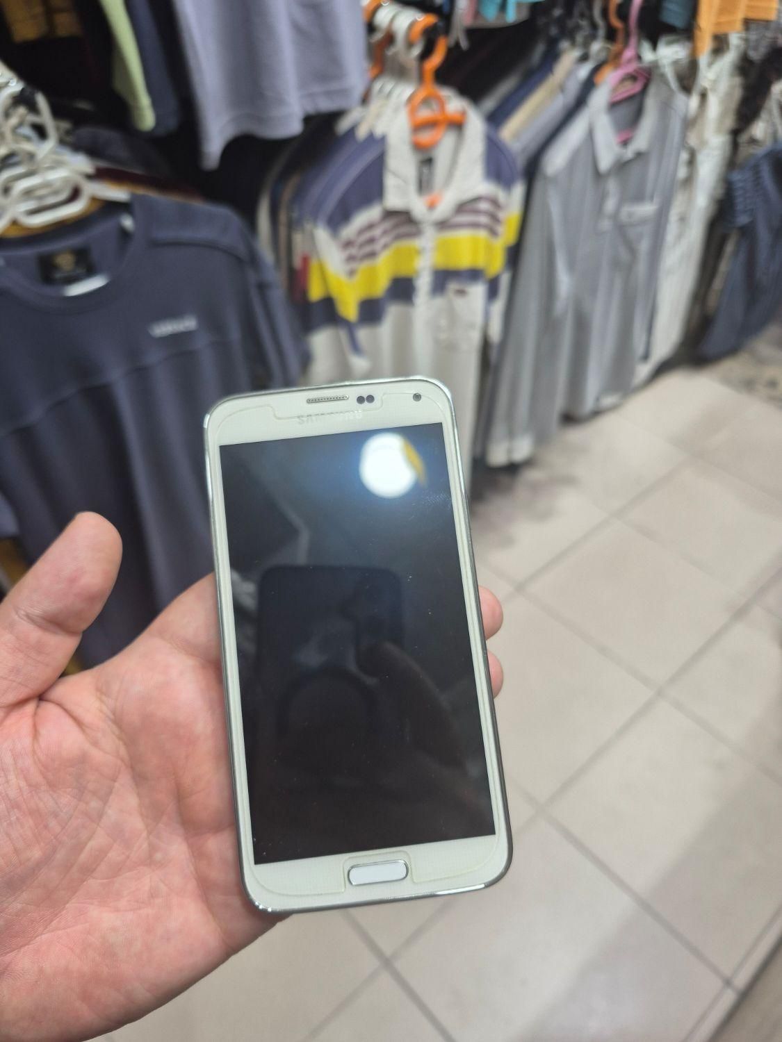 سامسونگ Galaxy S5 با حافظهٔ ۱۶ گیگابایت|موبایل|شیراز, شاهچراغ|دیوار