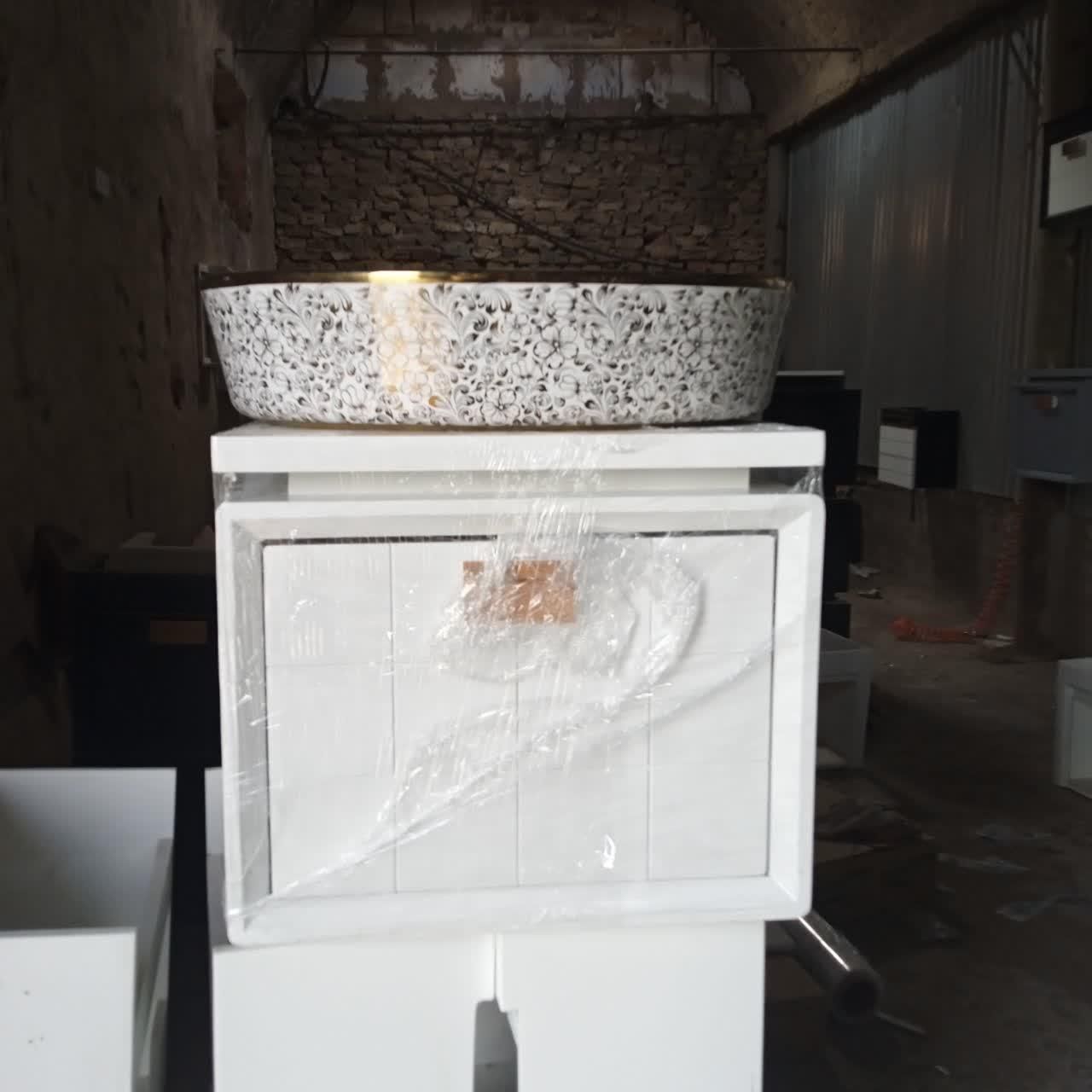 کابینت روشویی و آینه باکس|لوازم سرویس بهداشتی|قم, بوستان جوان|دیوار