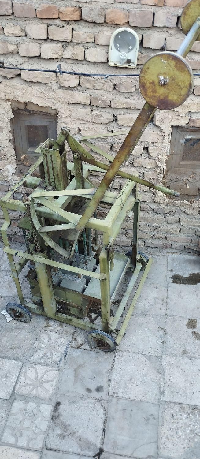 دستگاه بلوک زنی دستی|ماشین‌آلات صنعتی|کرمان, |دیوار