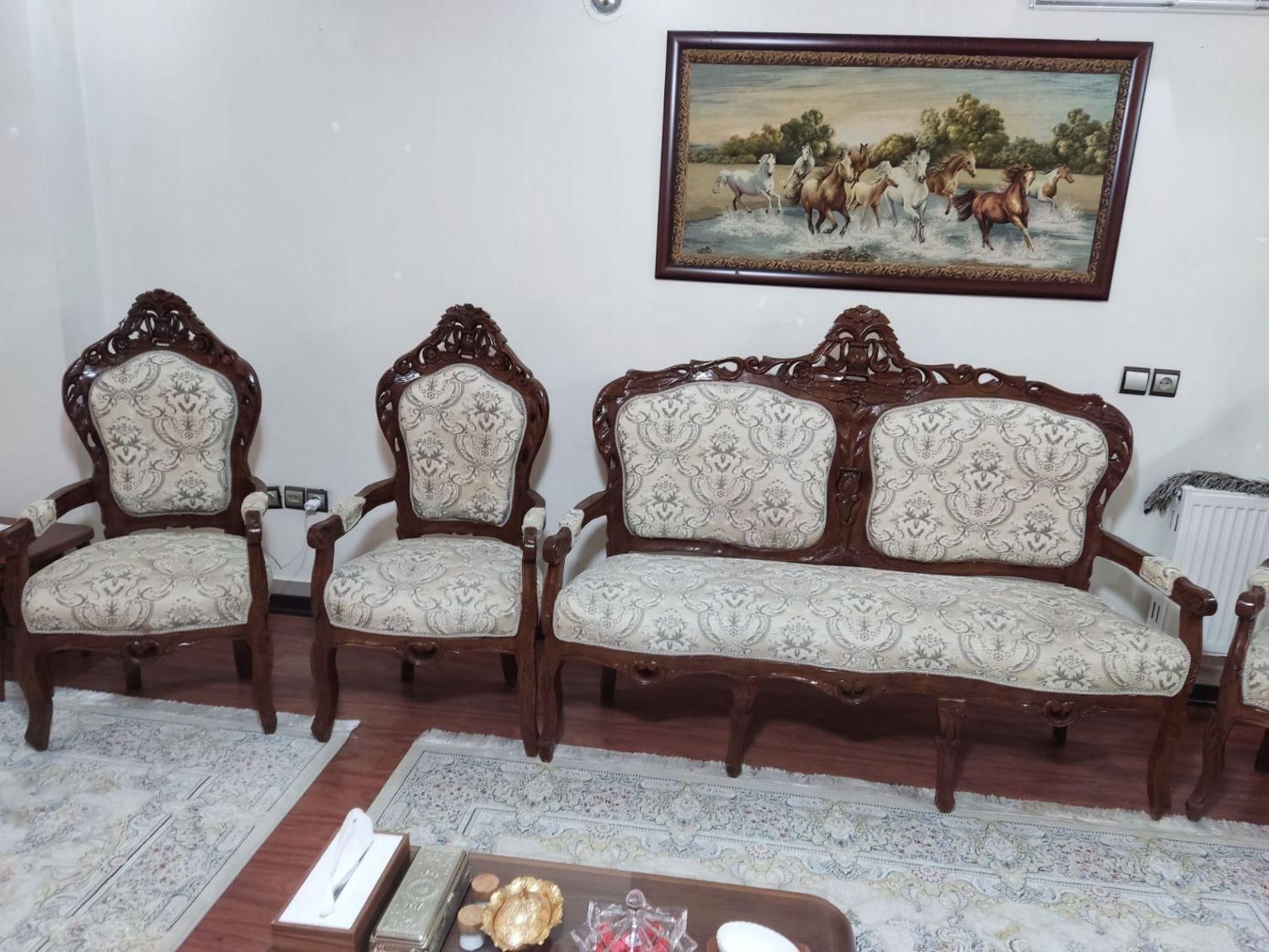 مبل 9نفره سلطنتی در حد نو|مبلمان خانگی و میز عسلی|شاهین‌شهر, فدک|دیوار