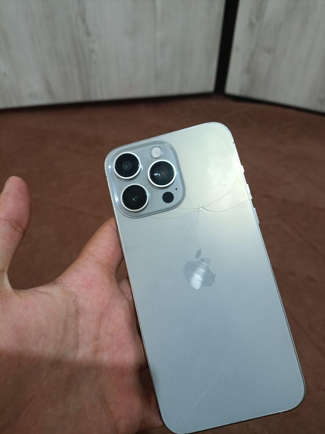 اپل iPhone 15 Pro Max با حافظهٔ ۲۵۶ گیگابایت|موبایل|نسیم‌شهر, |دیوار