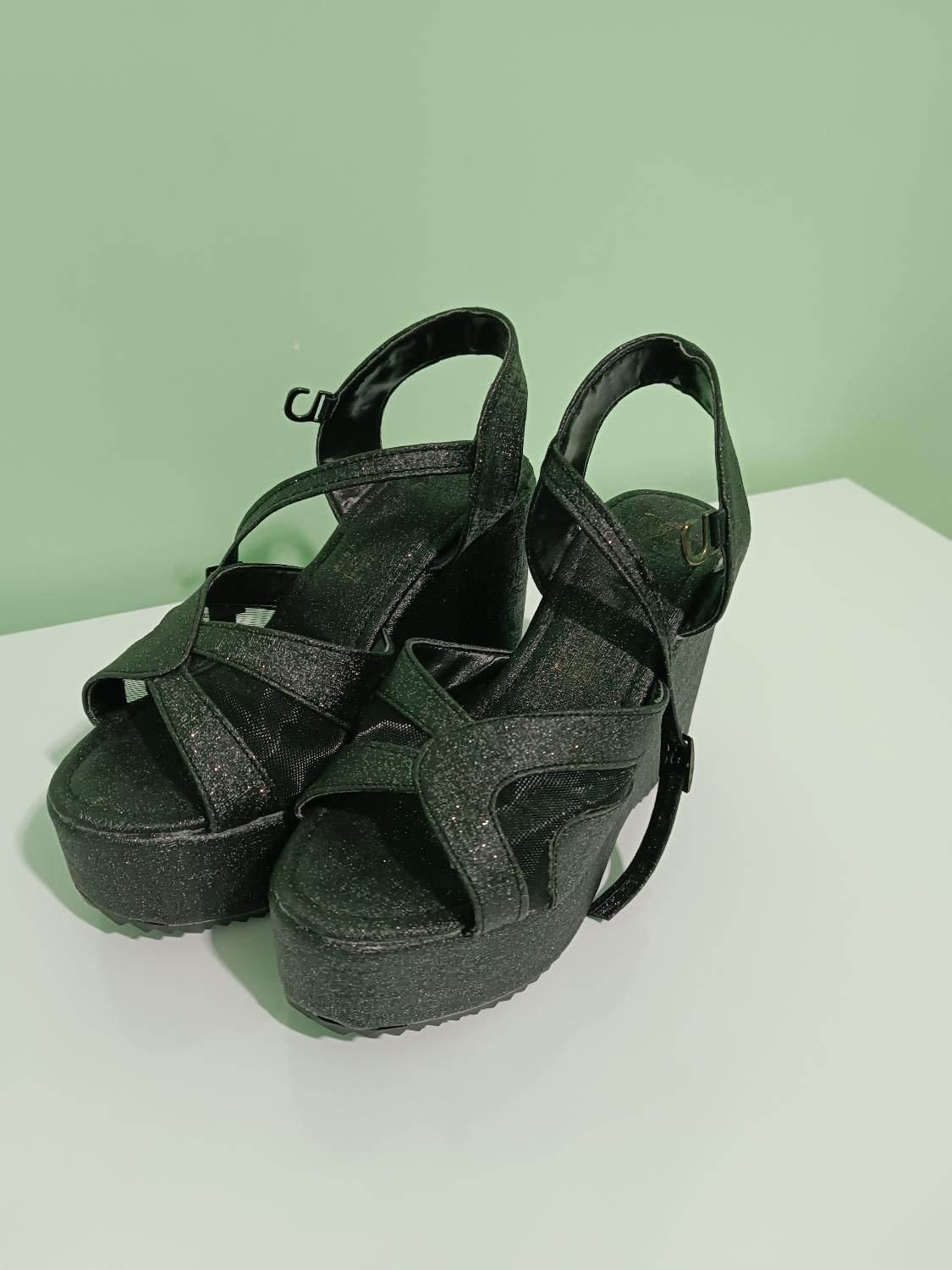 کفش مجلسی|کیف، کفش، کمربند|دزفول, |دیوار