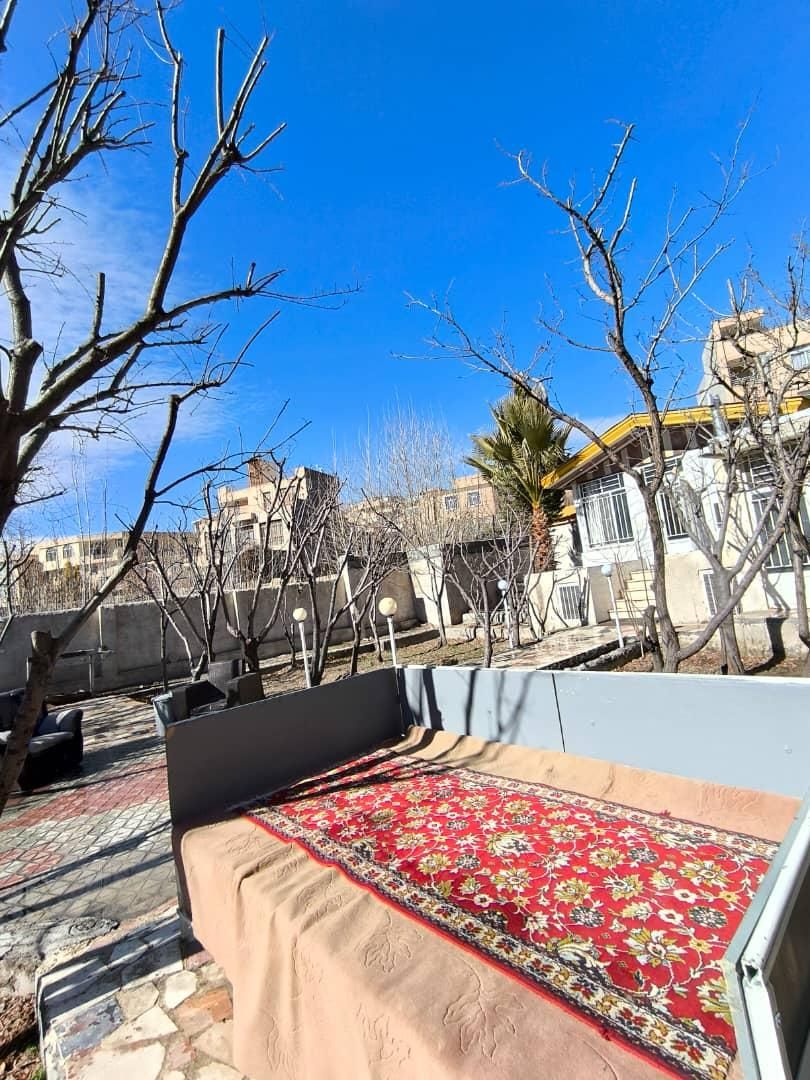 باغ ویلای دنج در باغبهادران|اجارهٔ کوتاه‌مدت ویلا و باغ|اصفهان, باغ زرشک|دیوار