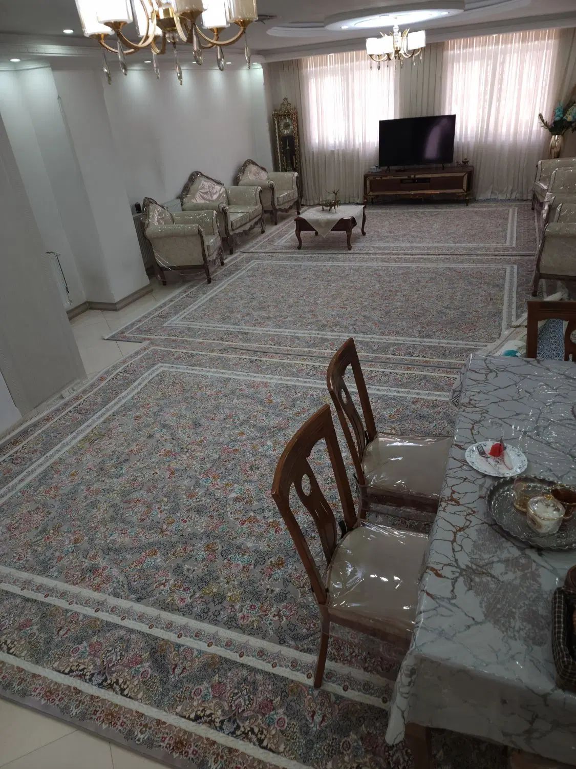 فرش۱۲متری تبریزافشان گلفام تمام نخ گلبرجسه نواکبند|فرش|تهران, یافت‌آباد|دیوار