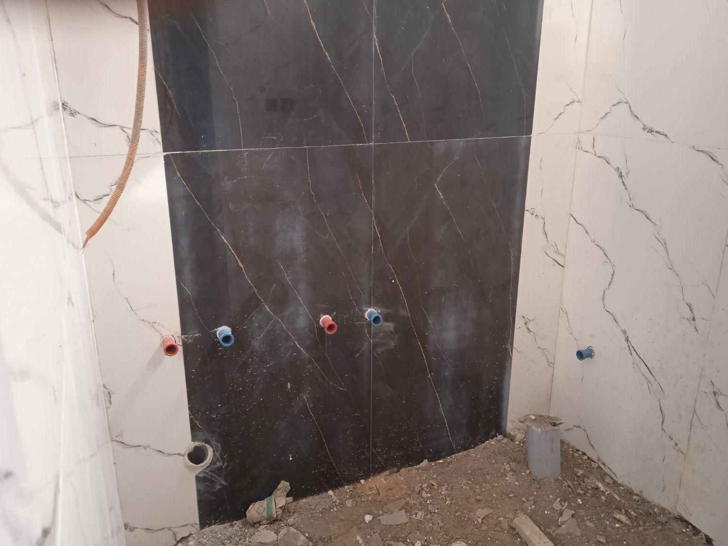 کاشیکاری کاشی وسرامیک وسیمانکاری سیاه وسفید ورش|خدمات پیشه و مهارت|دزفول, |دیوار