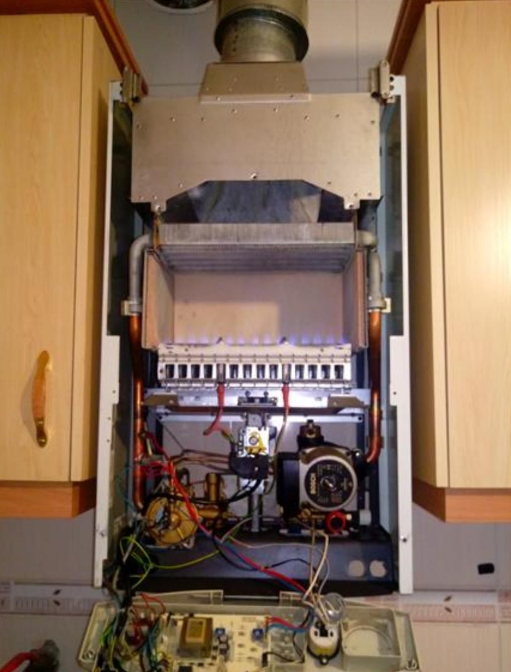 تعمیر تخصصی و نصب پکیج و آبگرمکن (خدمات فوری)|خدمات پیشه و مهارت|دزفول, |دیوار