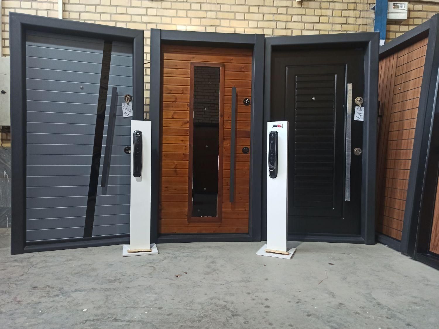 درب ضد سرقت(ضدسرقت امنیتی)ترمو فنلاند/مدرن|مصالح و تجهیزات ساختمان|برخوار, |دیوار