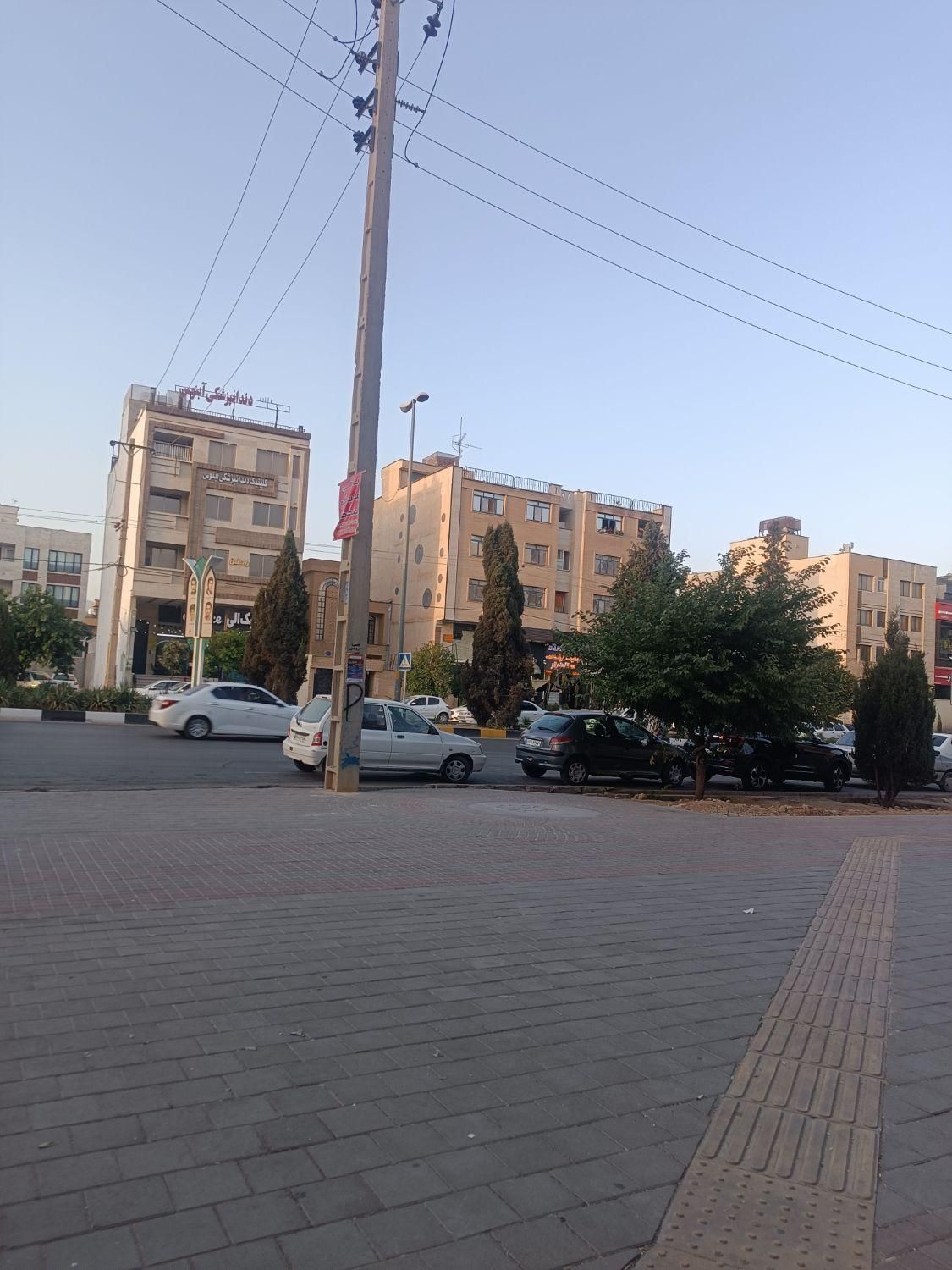 آپارتمان طبقه اول بازسازی شده اول خیابان فتح امبین|اجارهٔ آپارتمان|شیراز, فرگاز|دیوار