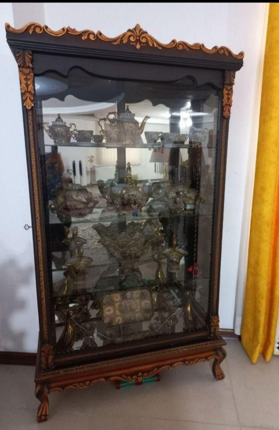 ویترین درحدنو تمیز چهارطبقه جنس چوب|بوفه، ویترین، کنسول|کهریزک, |دیوار