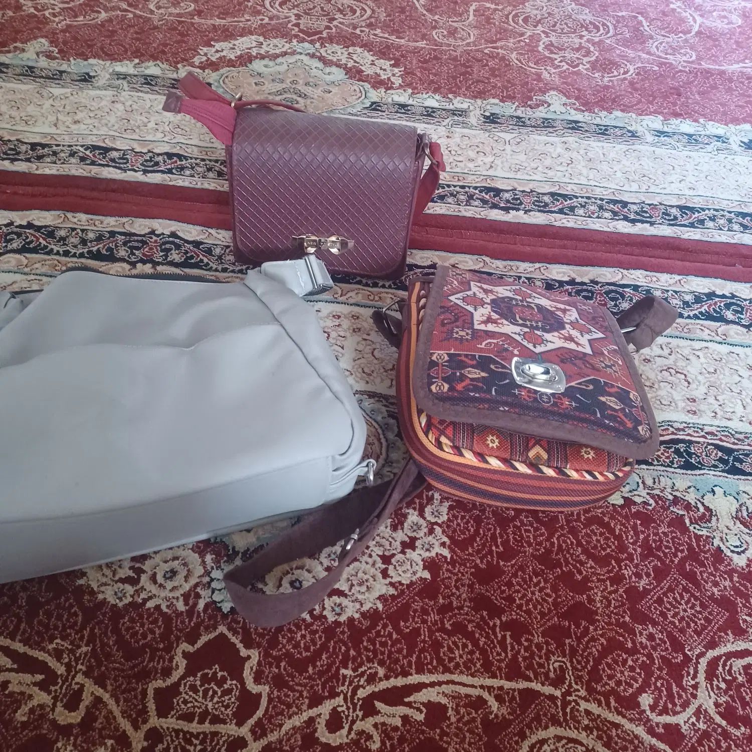۳عددکیف سالم وتمیز|کیف، کفش، کمربند|اصفهان, باتون|دیوار
