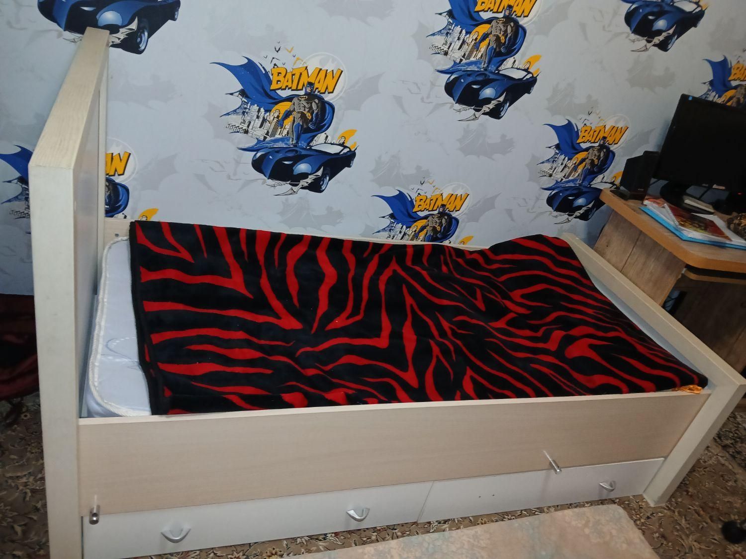 تخت کودک تا سن ۱۵ سالگی|تخت و صندلی بچه|تبریز, |دیوار