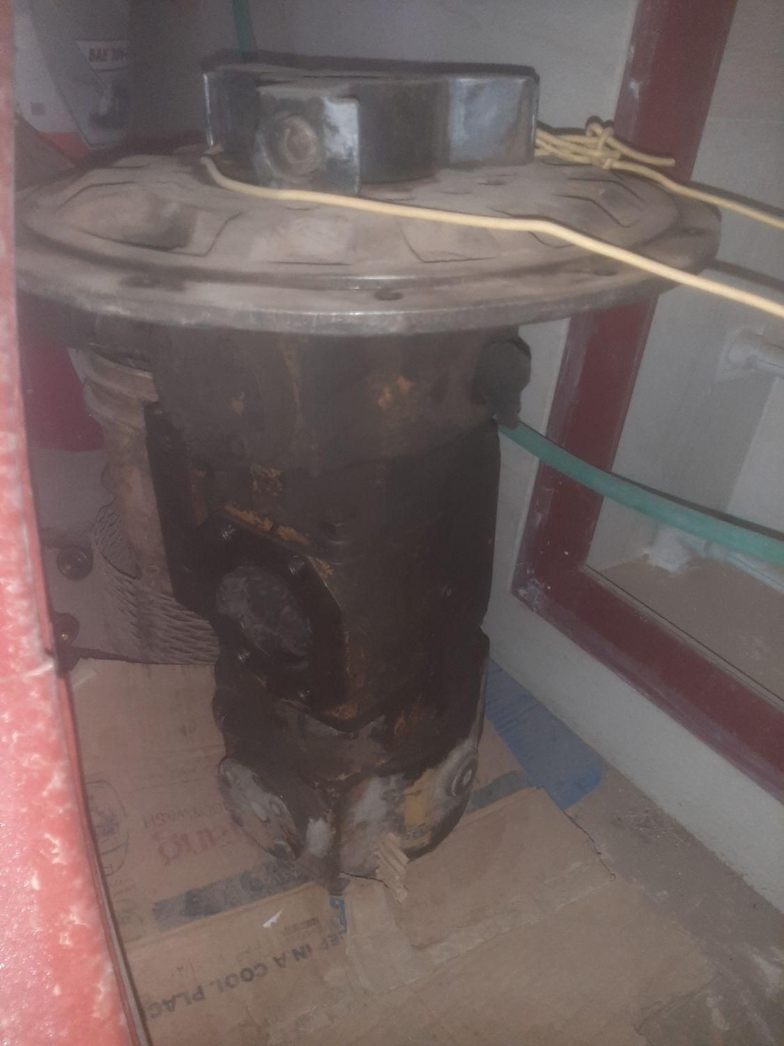 پمپ مادر هیدرولیک بیل مکانیکی لاستیکی ۹۱۲ هپکو|قطعات یدکی و لوازم جانبی|اصفهان, آبشار|دیوار