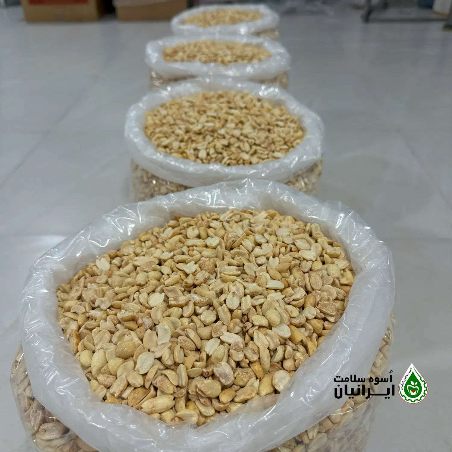 فروش عمده بادام زمینی کره‌گیری با قیمت همکاری ویژه|خوردنی و آشامیدنی|اصفهان, جوزدان الیادران|دیوار