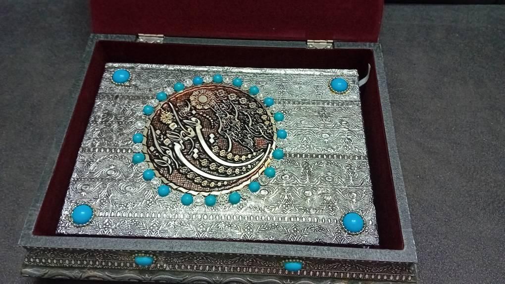 قرآن نفیس  بزرگ با جعبه وان یکاد نو|کتاب و مجله مذهبی|تهران, شهید رجایی|دیوار