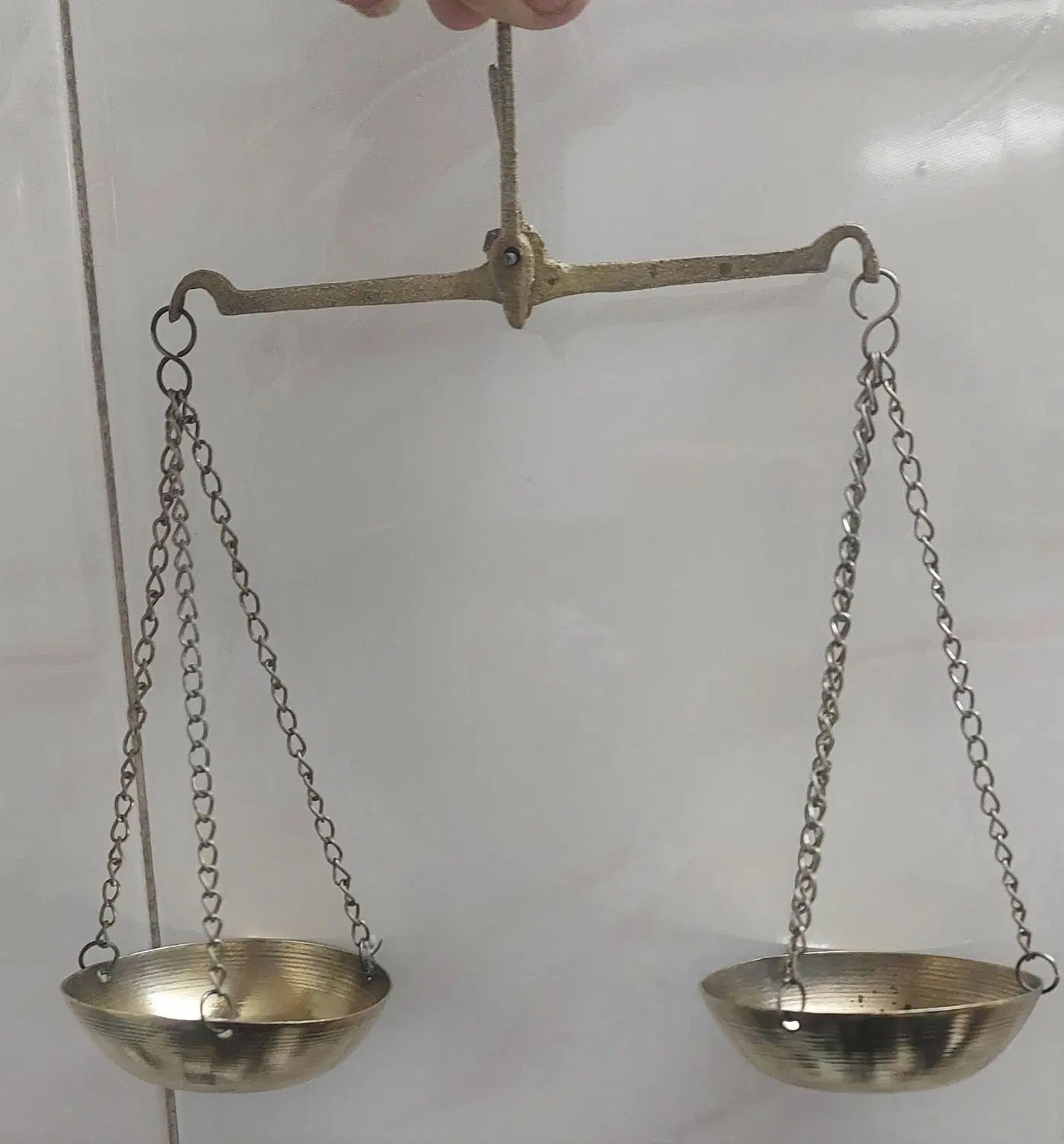 ترازوی برنجی قدیمی|صنایع دستی و سایر لوازم تزئینی|اصفهان, سروستان|دیوار