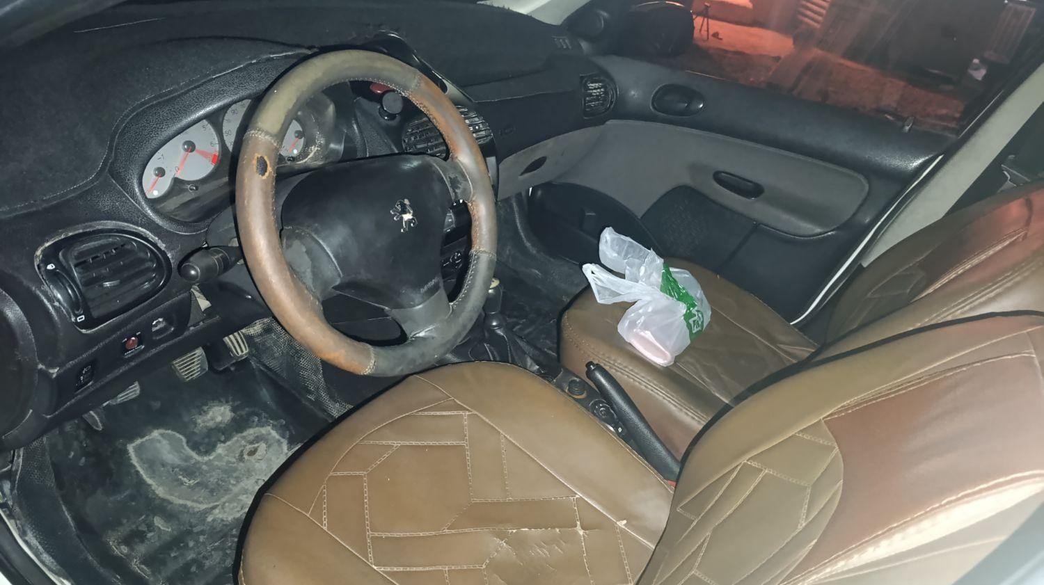 پژو 206 SD V8، مدل ۱۳۹۳|خودرو سواری و وانت|شیراز, ارم|دیوار
