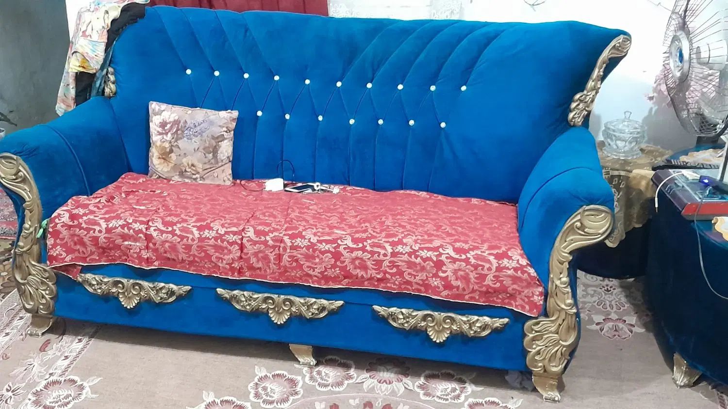 مبل سالم با جلو مبلی بزرگ و دو عدد کوچک|مبلمان خانگی و میز عسلی|رشت, کوی فکوری|دیوار