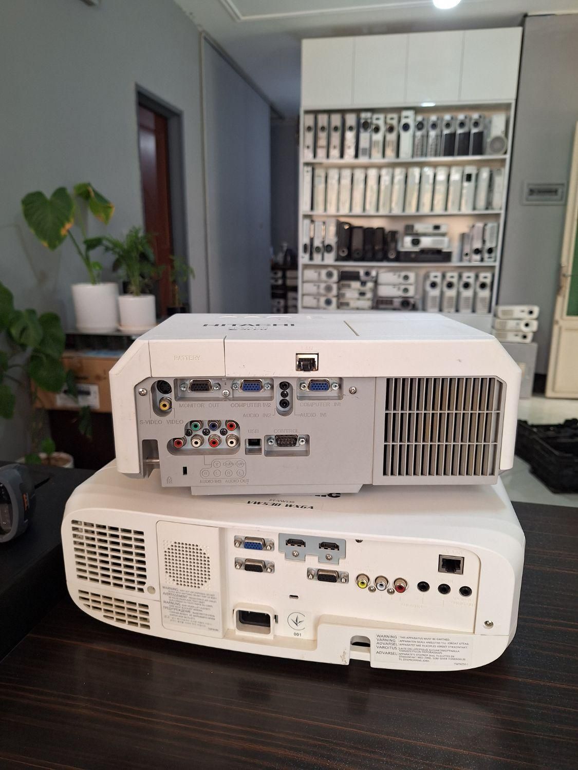 ویدیو پروژکتور هیتاچیx2510|تلویزیون و پروژکتور|سبزوار, کوی بهار|دیوار