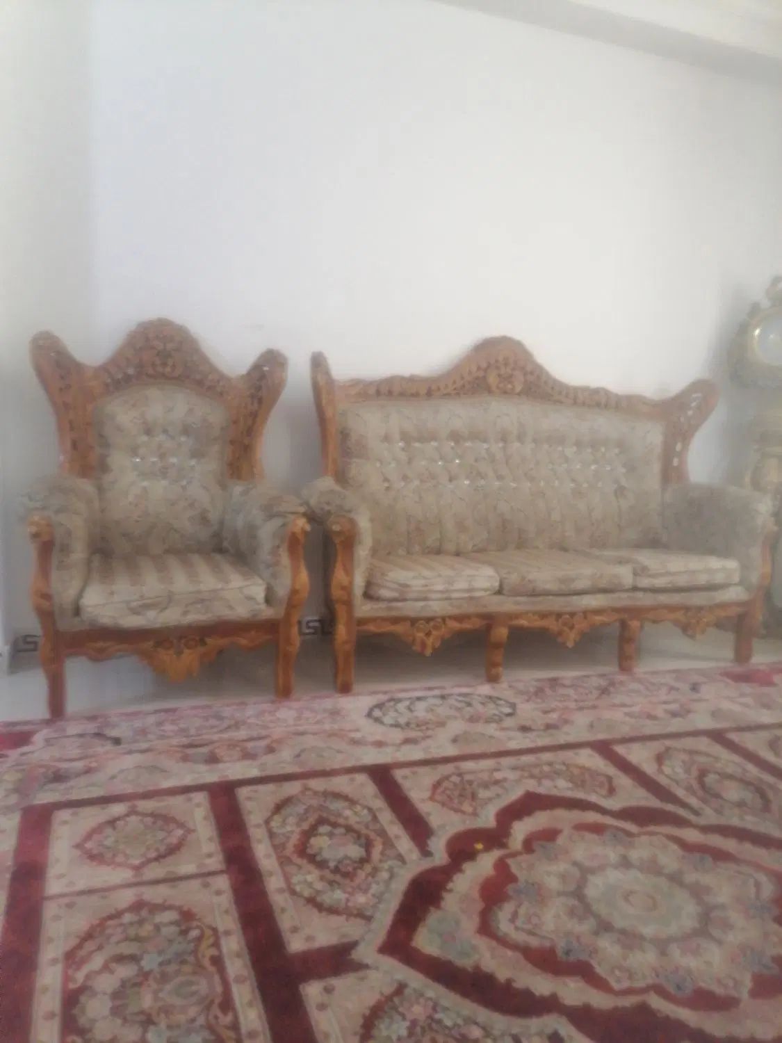 مبل سلطنتی 7 نفره به همراه میز نهار خوری 3 نفره|مبلمان خانگی و میز عسلی|هشتگرد, فاز ۷ مهستان|دیوار