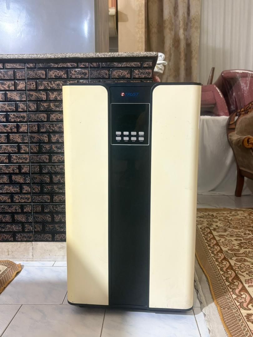 کولر گازی پرتابل، صندلی مدیریت، میز نهارخوری خالی|کولر گازی و فن‌کوئل|تهران, نازی‌آباد|دیوار