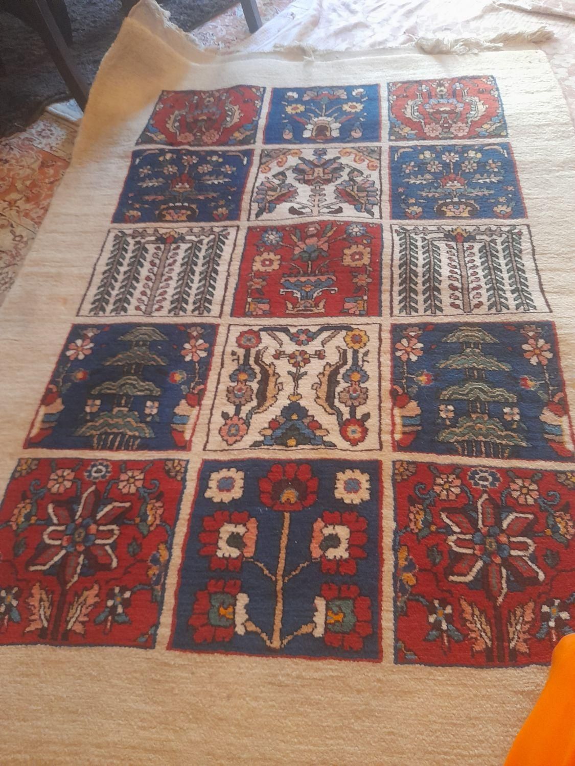 قالیچه دست بافت|فرش|شیراز, اصلاح‌نژاد|دیوار