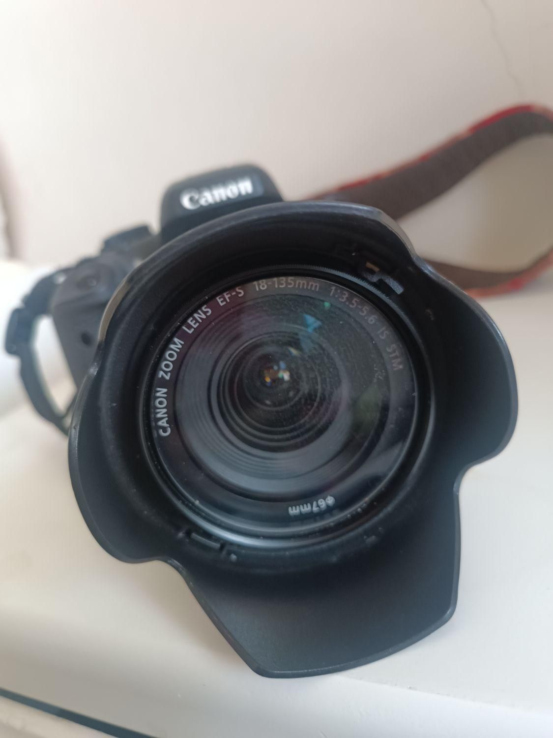 دوربین canon 750d با لنز ۱۸-۱۳۵|دوربین عکاسی و فیلم‌برداری|مشهد, ولیعصر (شهرک غرب)|دیوار