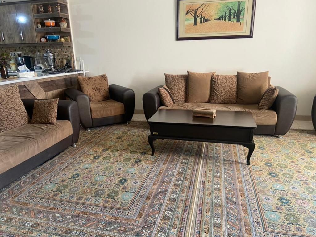 اپارتمان مبله زند روبروی بیمارستان سعدی|اجارهٔ کوتاهمدت آپارتمان و سوئیت|شیراز, سینما سعدی|دیوار