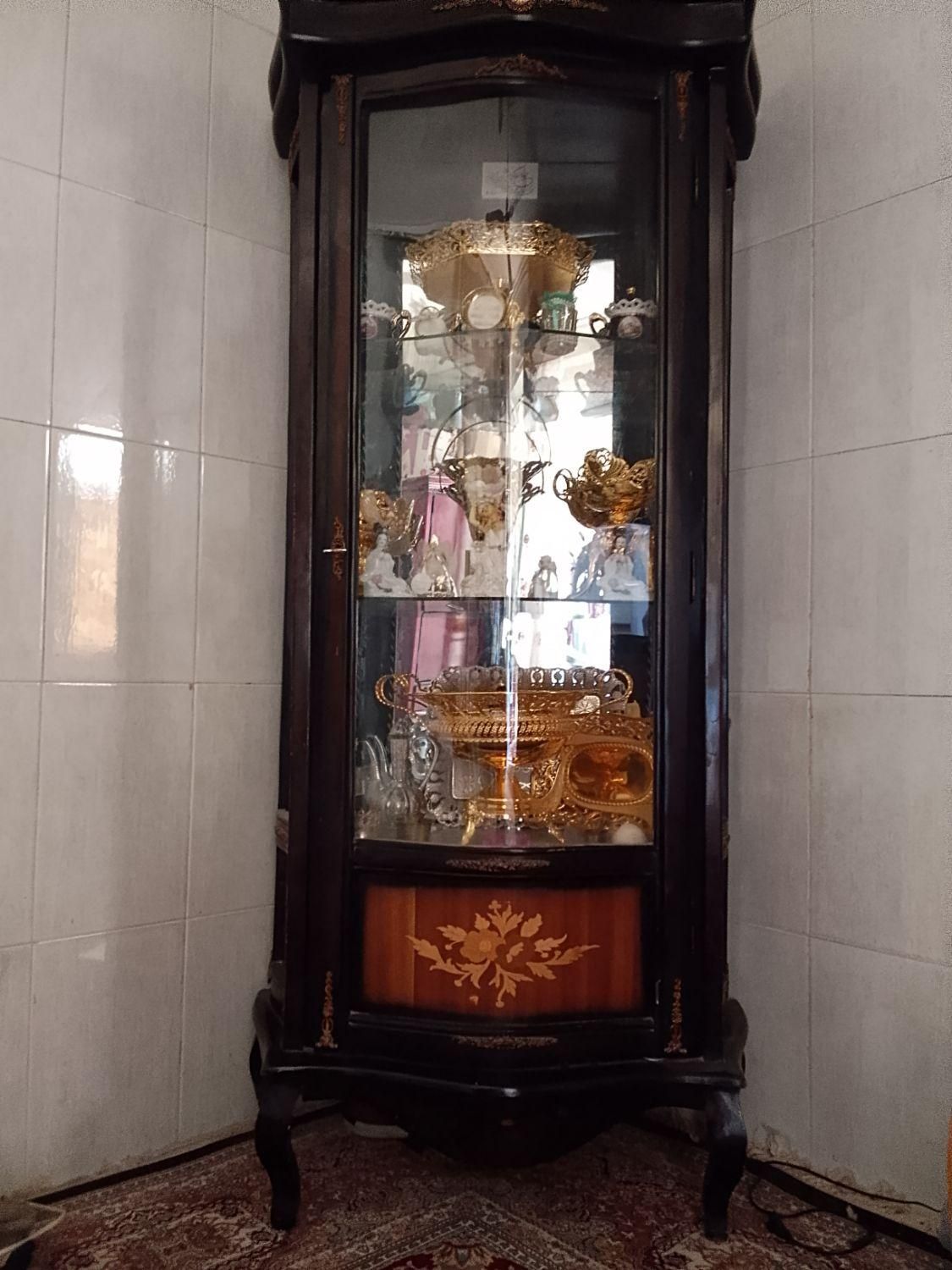 گنجه سه طبقه به اضافه یک کشو مخفی|بوفه، ویترین، کنسول|تربت‌حیدریه, داروپخش|دیوار