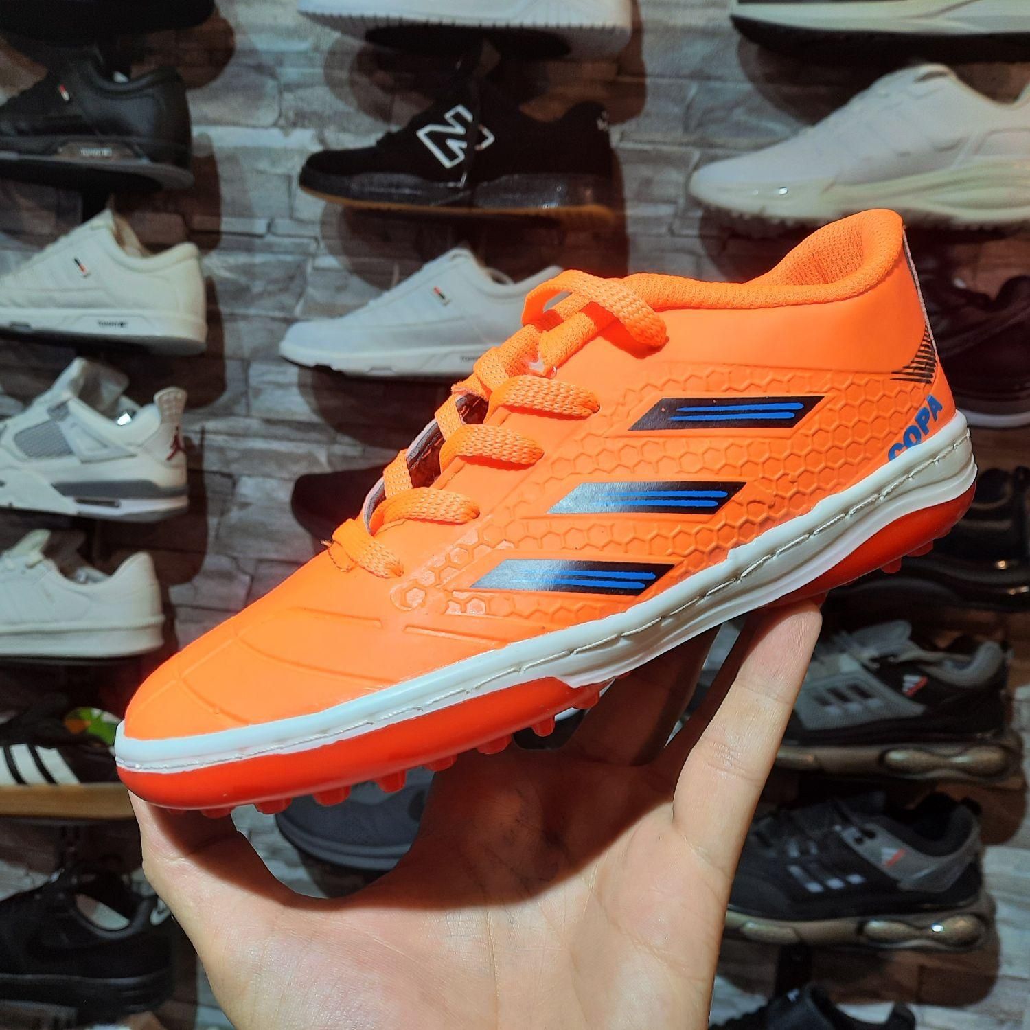 کفش ورزشی پسرانه ومردانه استوک ریزچمن مصنوعی۳۰تا۴۵|کیف، کفش، کمربند|اصفهان, قلعه طبره|دیوار