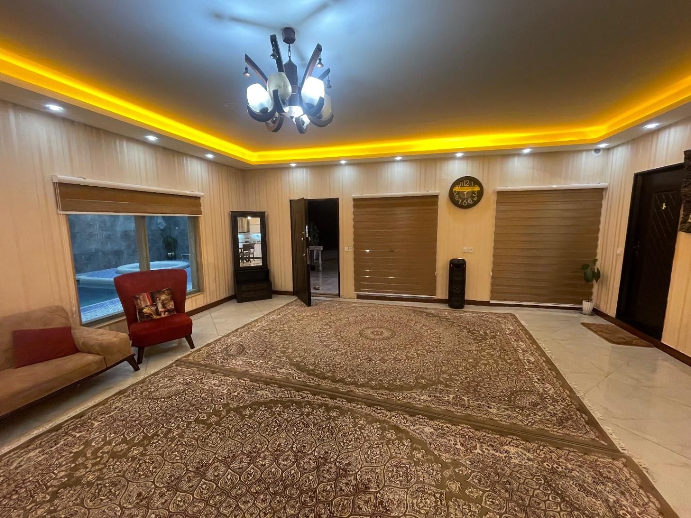 ویلا دوبلکس با استخر آبگرم در محیط لوکس|اجارهٔ کوتاه‌مدت ویلا و باغ|کرمانشاه, |دیوار