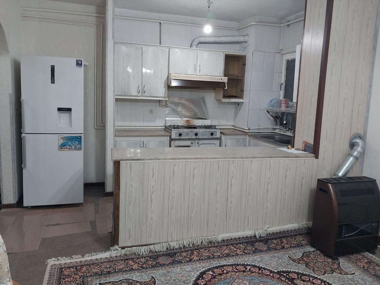 خانه مسافردر بلوارمدرس|اجارهٔ کوتاه‌مدت آپارتمان و سوئیت|شیراز, شریف‌آباد|دیوار