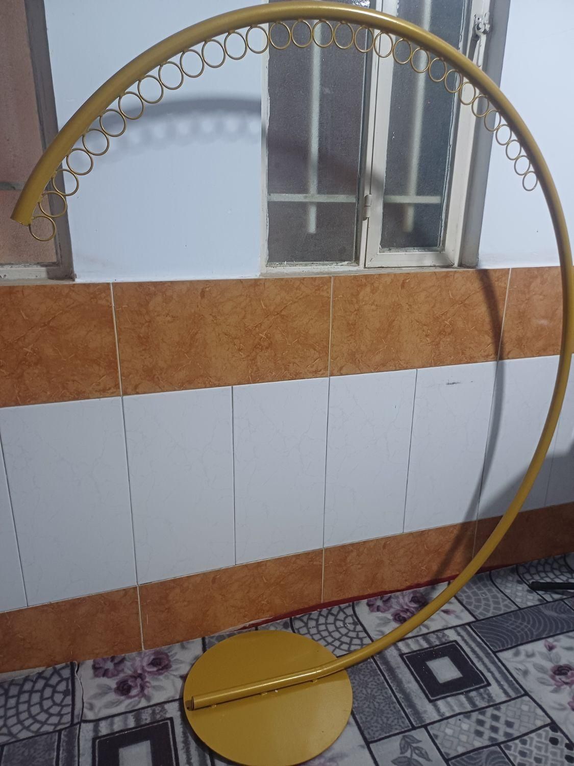 رگال لباس|بندرخت و رخت‌آویز|قم, علی آباد سعدگان|دیوار