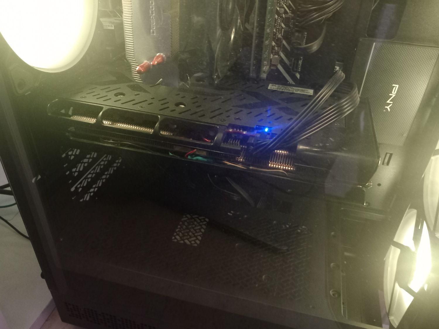 کارت گرافیک rx 5600xt، رم ۸ گیگ ddr4، کیس awest|قطعات و لوازم جانبی رایانه|قم, امامزاده ابراهیم|دیوار