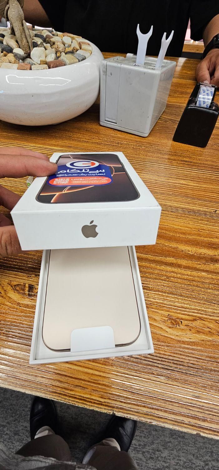 اپل iPhone 16 Pro با حافظهٔ ۲۵۶ گیگابایت|موبایل|شیراز, شهرک امام حسن|دیوار