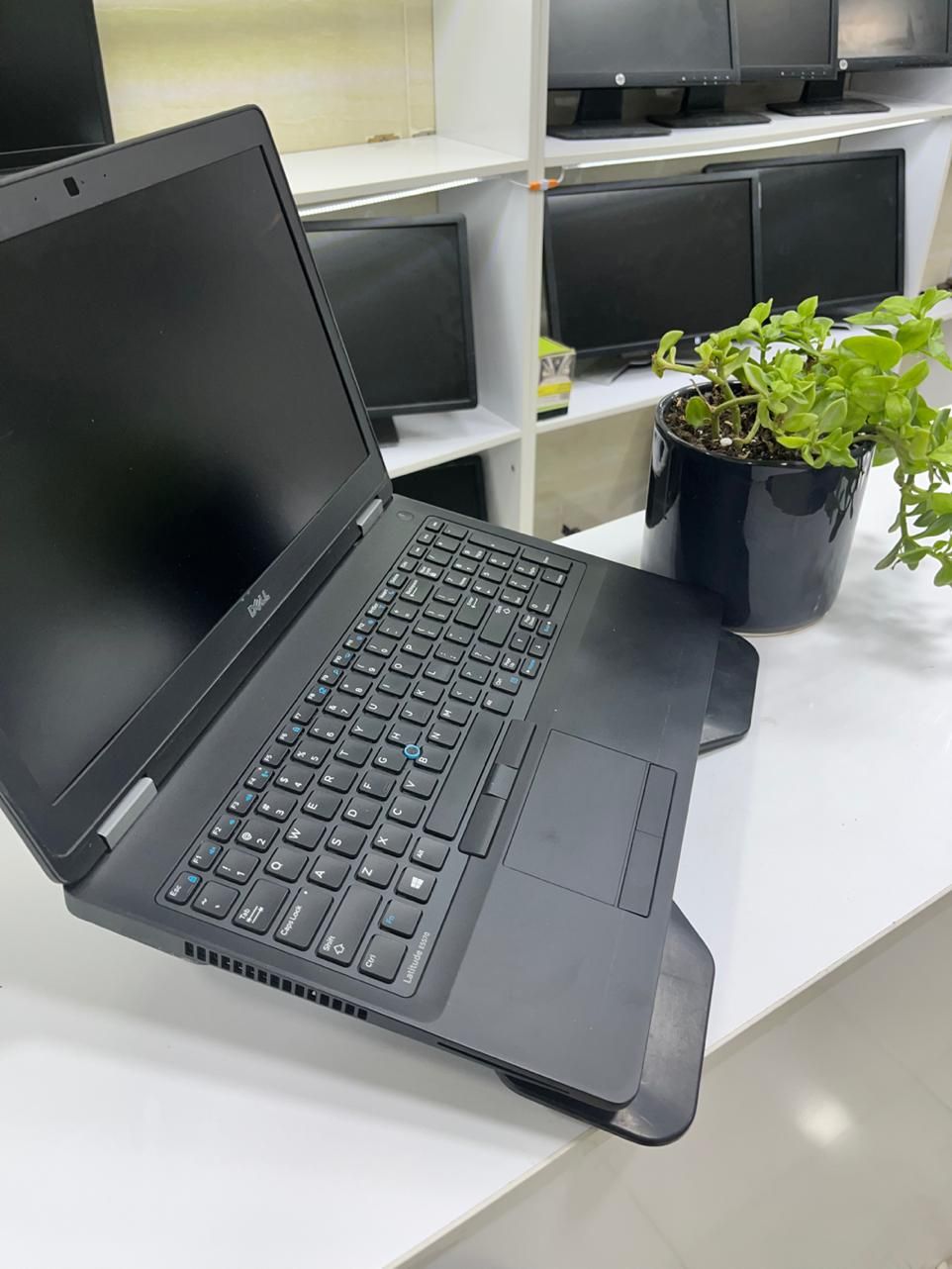 لپ تاپ dell i7 گرافیک مجزا (رادگستر ایستگاه ۴)|رایانه همراه|آبادان, |دیوار