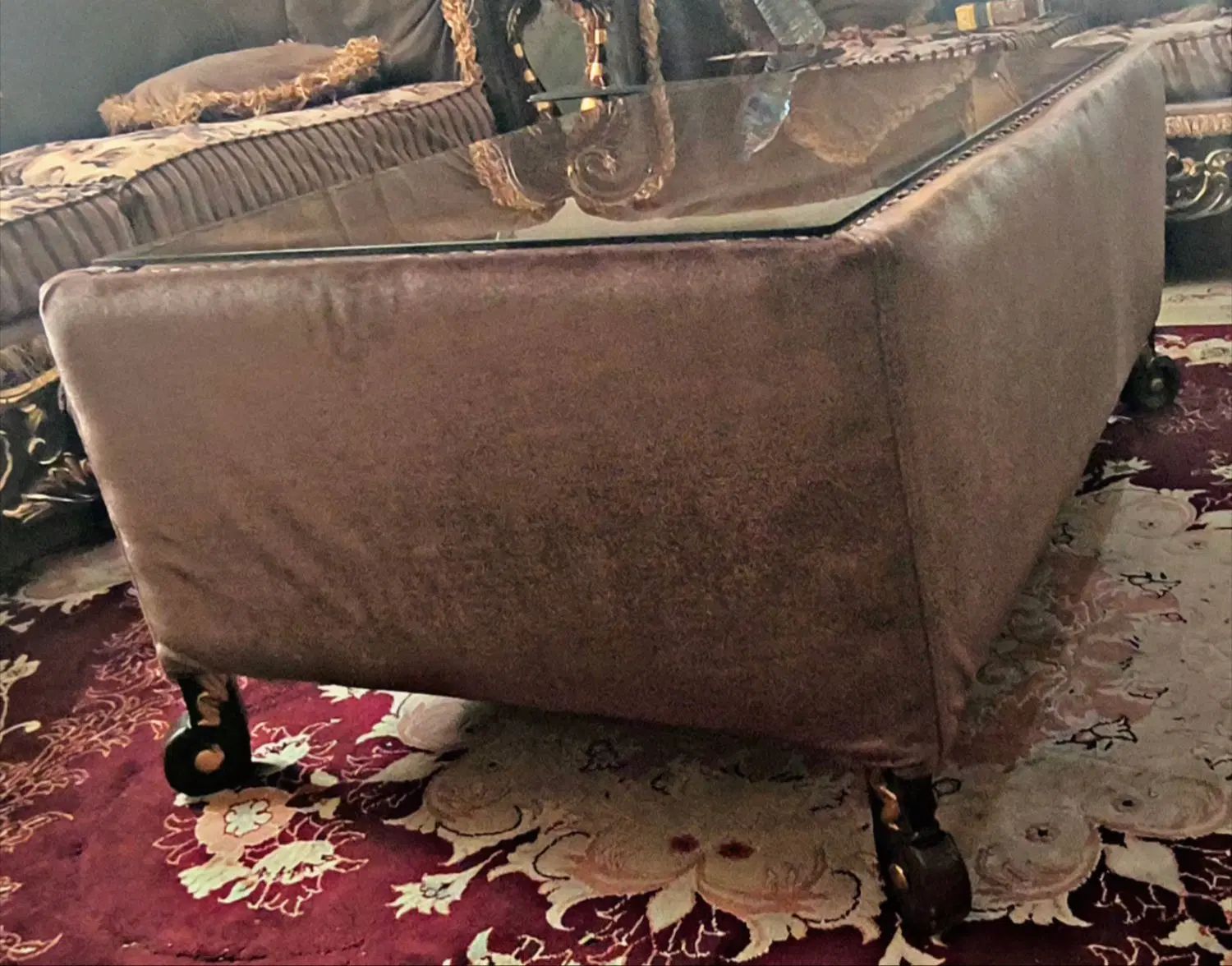 مبل سلطنتی ۷ نفره قیمت ویژه برای فروش فوری|مبلمان خانگی و میز عسلی|هشتگرد, شهرک بعثت|دیوار