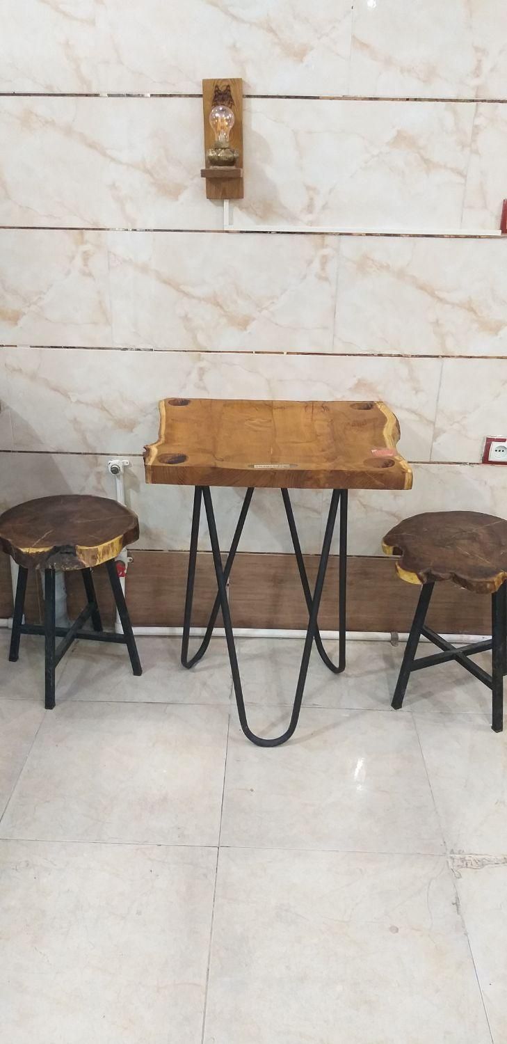 انواع میز چوب طبیعی روستیک و رزینی|مبلمان خانگی و میز عسلی|شهرضا, |دیوار