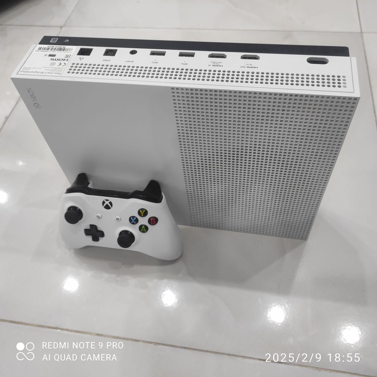 Xbox one s 1t|کنسول، بازی ویدئویی و آنلاین|شیراز, وصال|دیوار